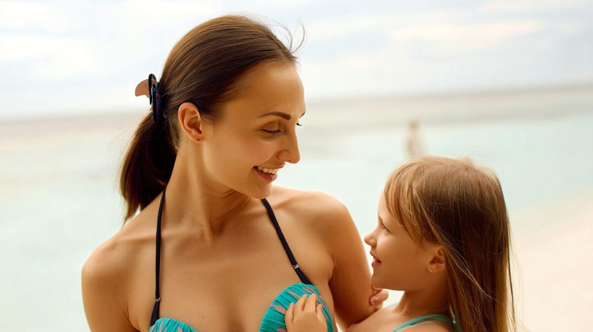 amy and Isabelle on beach